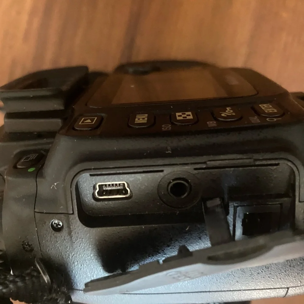 Nikon d50 selling
